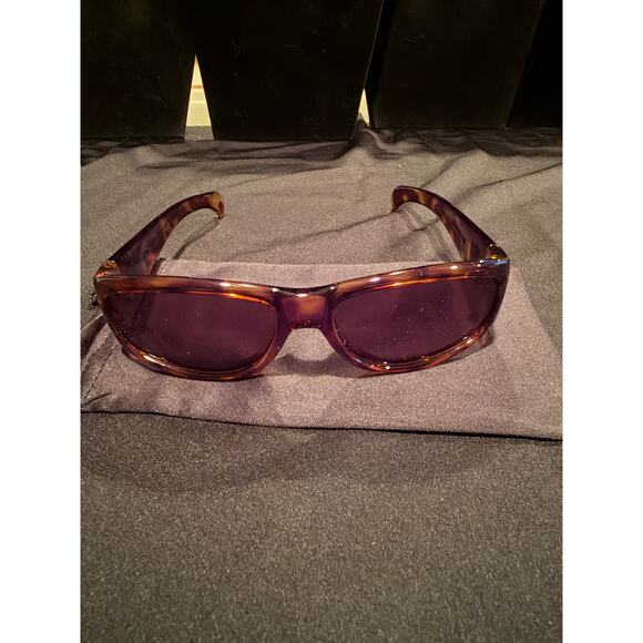 INI+IUM / Initium Brand Tortoise Shell Sunglasses Barely Used main image 8
